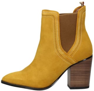 Tamaris suède enkellaarsjes okergeel voor €29,99 bij Schuurmanschoenen