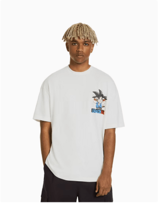 Camiseta Dragon Ball manga corta Bershka por solo 12,59€