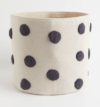 Katoenen opbergmand met stippen voor €9,99 bij H&M