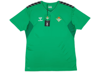 Camiseta de entrenamiento Hummel del Real Betis 2023-24 por solo 10,79€