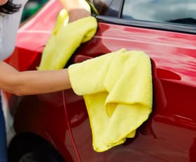 Lavado de coche exterior e interior a mano desde 9,90€ con Groupon