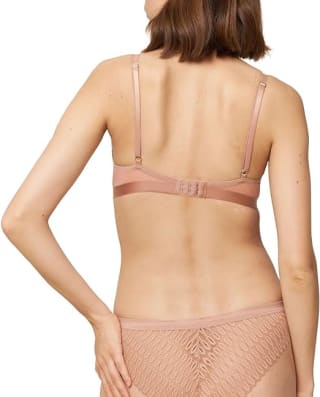 Triumph beugelbh Aura Spotlight poederroze voor €16,80 bij Amazon