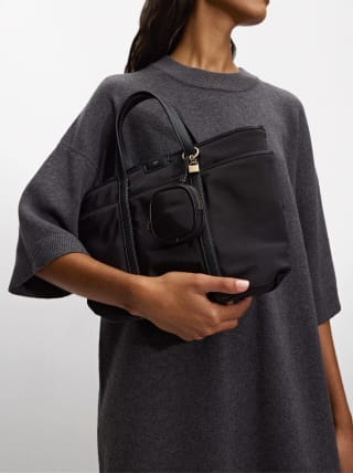 Bolso Tote de Nylon con Colgante por 12.99€