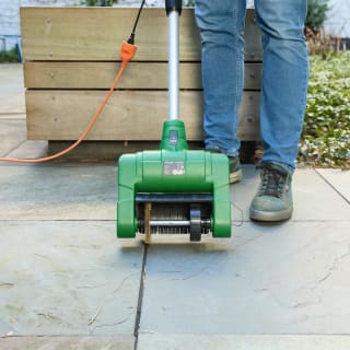 Garden Touch elektrische schoonmaakborstel - terrasreiniger voor €69,95 in de Action webshop,