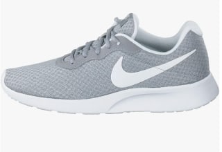 Nike Tanjun dames sneakers voor €29,99 bij Amazon.nl