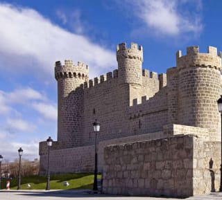 Escapada a Burgos Olmillos de Sasamón con desayuno y cena Castillo del siglo XV desde 149€ 2 personas
