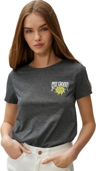 Koton "Stay Groovy" T-shirt voor €1,25