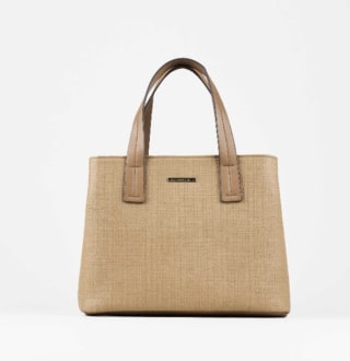Bolso de mano textura por 15,99€.