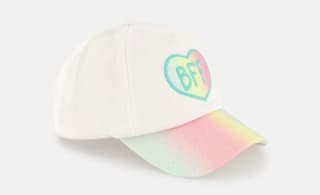 Kids El Corte Inglés Gorra de niña por 5,99€.