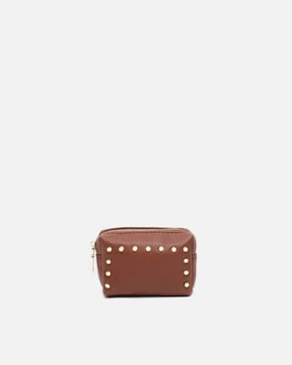 Portamonedas con cierre de cremallera y detalles metálicos por 5,50€