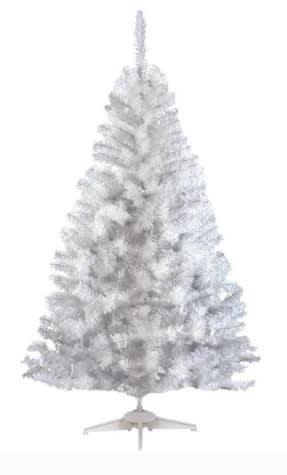 Arbol de navidad blanco por $309.95 en Del Sol