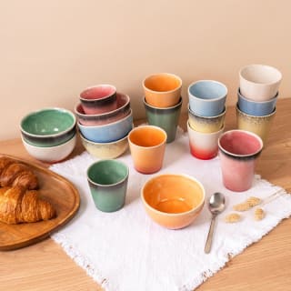 Beker- en kommenset Feu 18-delig €24,95 bij de Action