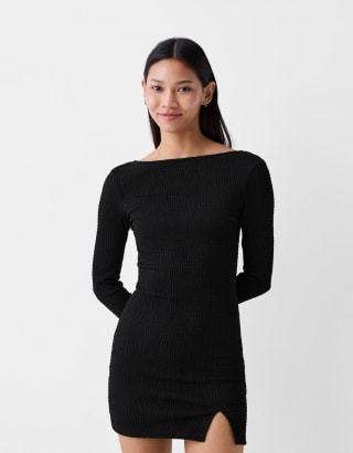 Bershka Vestido mini manga larga gofrado por 7,99€
