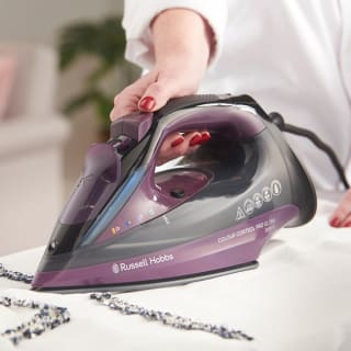 Russell Hobbs - Colour Control Pro Ultra Iron voor €29,99 bij Amazon