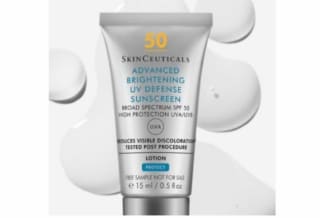 Advanced Brightening UV Defense 15ml de regalo por compra de oxidante