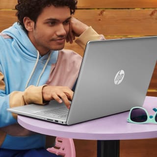 HP Laptop 17-cn2030nd - Intel Core i3 voor €472,21 bij Amazon