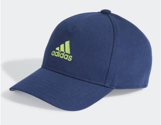 Adidas Gorra de niños por 7,45€.