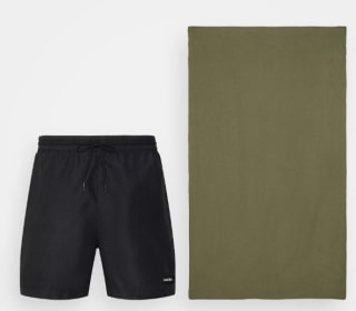 Calvin Klein set zwembroek met handdoek voor €28,95 bij Zalando