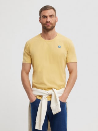 Camiseta VACATION Mostaza Hombre por solo 5,99€