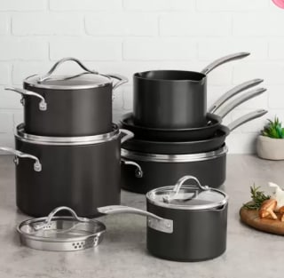 Batería de cocina Kirkland Signature 12 piezas por $2,299 en Costco