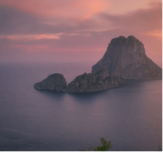 4 noches en Ibiza Hotel 4* media pensión con ida y vuelta en Ferry desde 207€ con Traventia