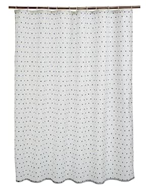 Cortina de ducha por $111.36 en Amazon