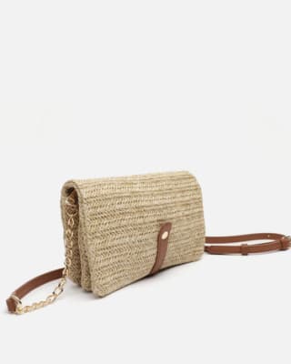 Bolso de mano pequeño efecto rafia con bandolera extraíble por 12,50€