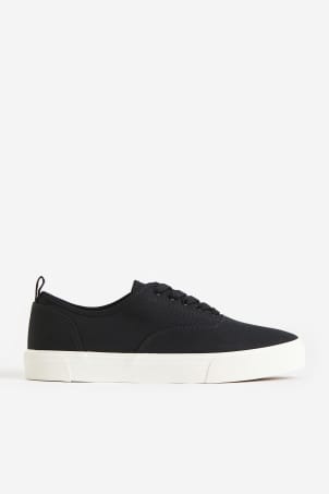 Diverse Heren (canvas) sneakers voor €4,99 bij H&M