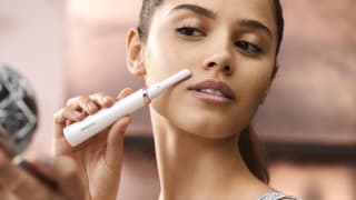 Philips Lumea IPL 7000 Series IPL-ontharingsapparaat voor €249 bij Bol.com