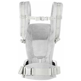 Gratis Ergobaby Embrace bij aankoop van Ergobaby Adapt Soft Flex Mesh draagzak voor €111,92 bij Prenatal