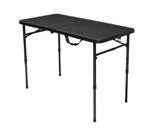 Mesa maletín Mainstays plegable negra por $17.990