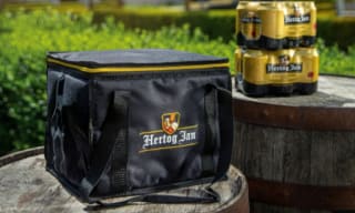 [WINKELS] Gratis koeltas bij aankoop van 2 actieproducten Hertog Jan