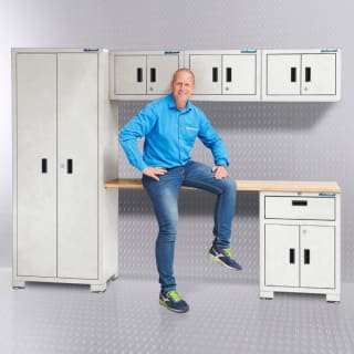 Werkplaatsinrichting met werkplaatskast en 3 bovenkasten voor €600 bij Datona