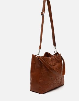 Bolso hubo grande grabado floral en color Camel por 15€