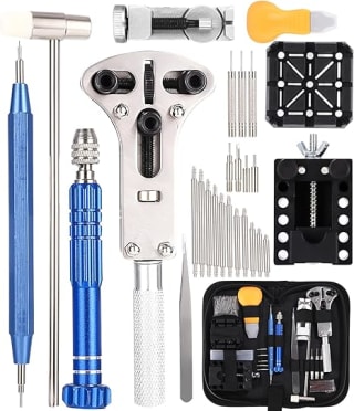 147 piezas Kit de Herramientas Relojero por 11,79€
