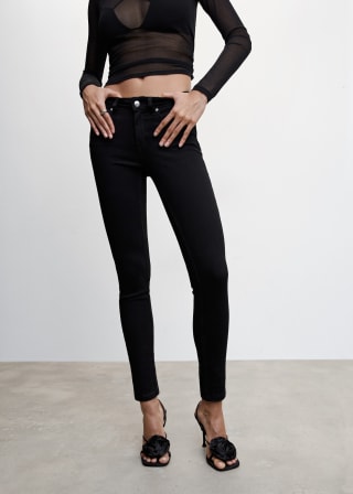 Skinny push-up jeans voor €2,99 in de mango Outlet