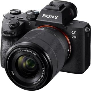 Sony A7 III + 28-70mm f/3.5-5.6 camera voor €1436,30 bij Amazon NL
