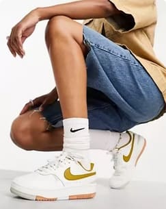 Zapatillas Nike vela y bronce Gamma Force por 45,60€