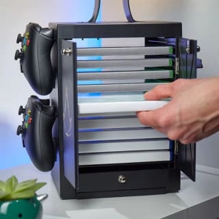 Gaming Locker toebehoren houder Numskull - Assassin's Creed voor €18 bij Nedgame