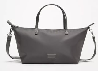 Bolso shopper pequeño nailon por 6,99€.
