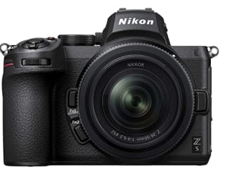 Cámara Nikon Z5 + 24-50 F/46.3 a 1350,99€