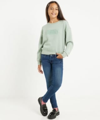 2 meisjesjeans voor €10 bij Terstal