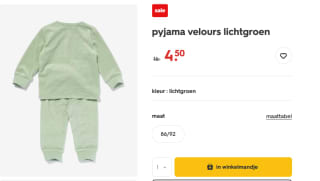 Groene velours baby pyjama voor €4,50 bij De Hema