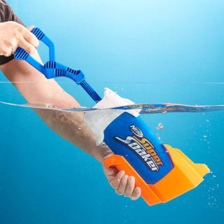 NERF Waterpistool Hasbro SuperSoaker Rainstorm voor €3,99 bij Amazon