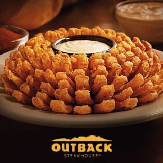 Compre um prato principal ou aperitivo no Outback e ganhe uma Bloomin’ Onion.