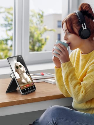 UGREEN - Verstelbare smartphone en tablet standaard - tot 7.9 inch voor €8,49 bij Amazon