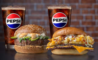 Foster’s Hollywood 2x1 en Burgers y bebidas