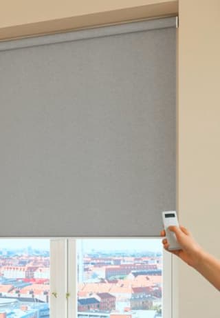 Tot 75% korting op verduisterend elektrische rolgordijnen bij Jysk
