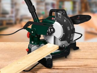 PARKSIDE® Kap- en verstekzaag voor €49,99 in de Lidl webshop