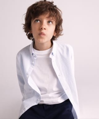 Kids El Corte Inglés Camisa Oxford para niños por 3,99€.